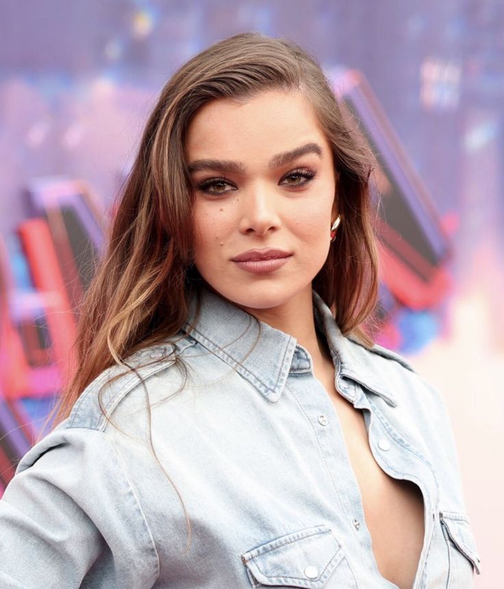 Hailee Steinfeld