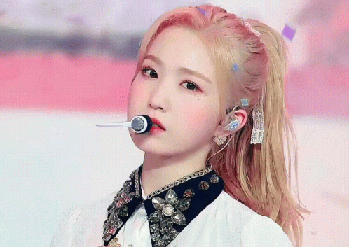 Iz*One Hitomi