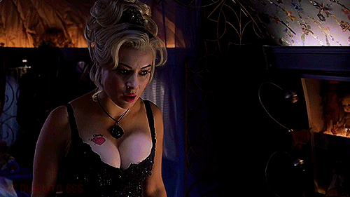 Jennifer Tilly