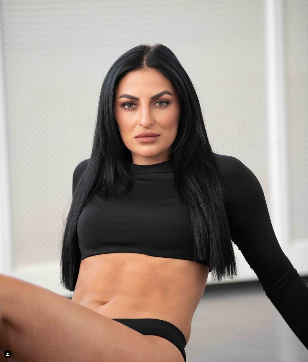 Sonya Deville